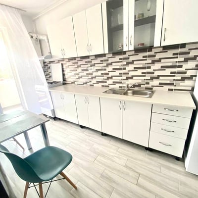 Rental of a cozy 1-room apartment with a separate kitchen and balcony, Chiajna, Bucharest, Romania